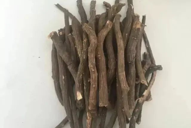 Clearing Heat and Cooling Blood Herbs
