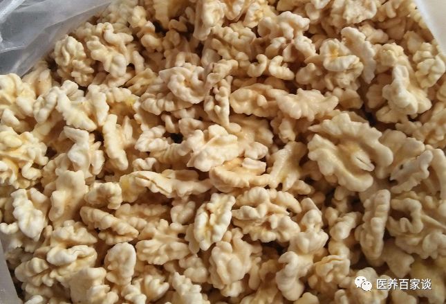 Daily Dish: Hawthorn Walnut Paste - Nourishing the Lungs and Kidneys, Generating Body Fluids, Suitable for Lung Deficiency Cough, Asthma, and Lower Back Pain