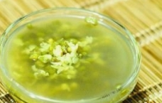 Traditional Chinese Medicine Remedies for Damp-Heat Constitution
