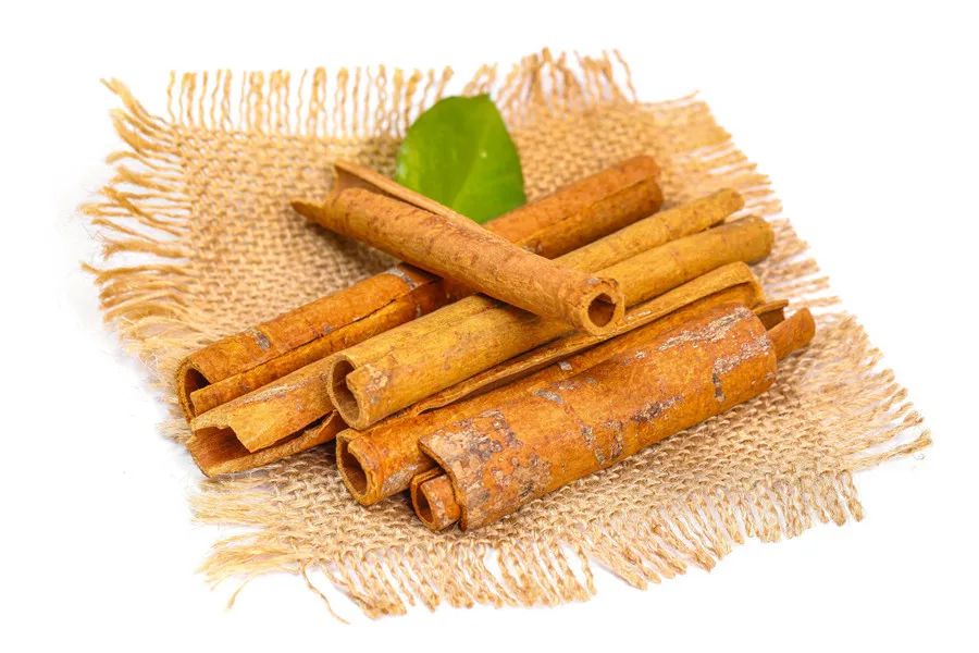 Warming the Spleen and Stomach, Nourishing Yang Qi: Four Cinnamon Dietary Remedies