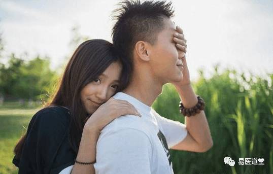 Balancing Yin and Yang: The Harmony of Phoenix and Dragon