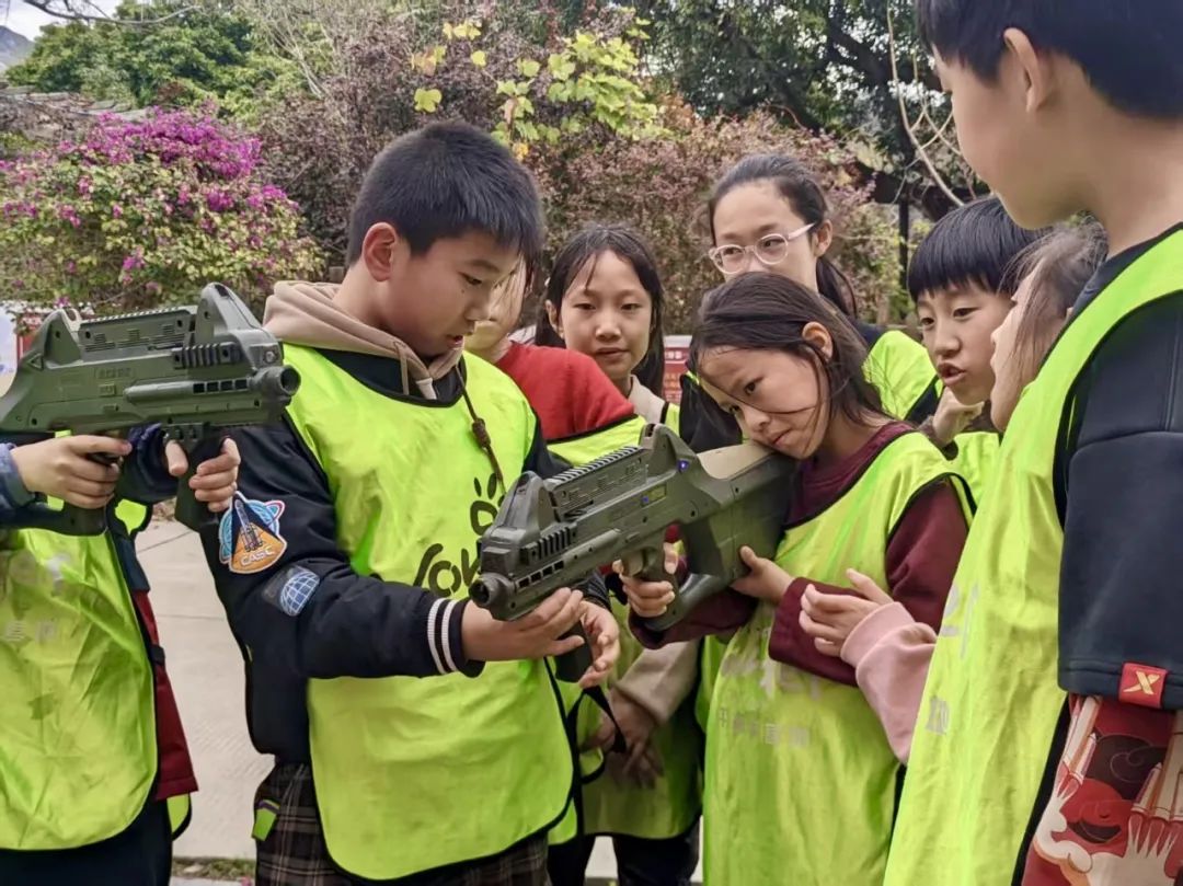 Exploring Medicinal Herbs and Agricultural Experiences: Class 2 of 2020 at Park Primary School Enjoys Springtime in the Fields