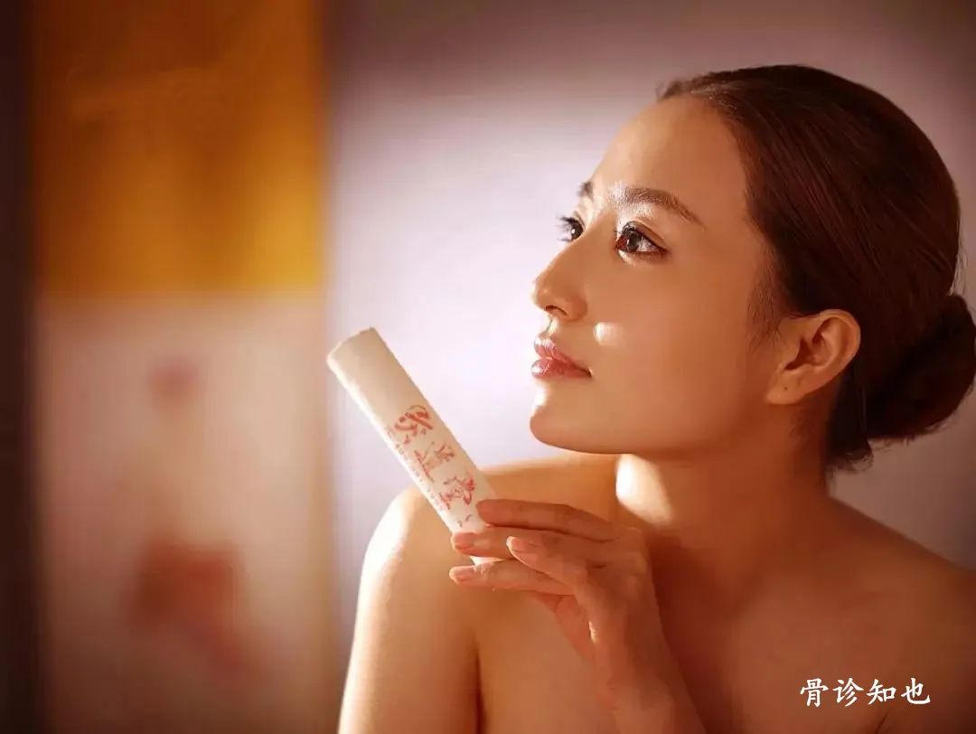 Comprehensive Guide to Moxibustion in Traditional Chinese Medicine