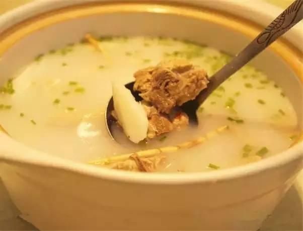 Got Dampness? 20 Recipes for Damp-Removing Soups That Nourish Yin, Tonify Qi and Blood, Support the Lungs, and Strengthen Essence, Suitable for All Ages
