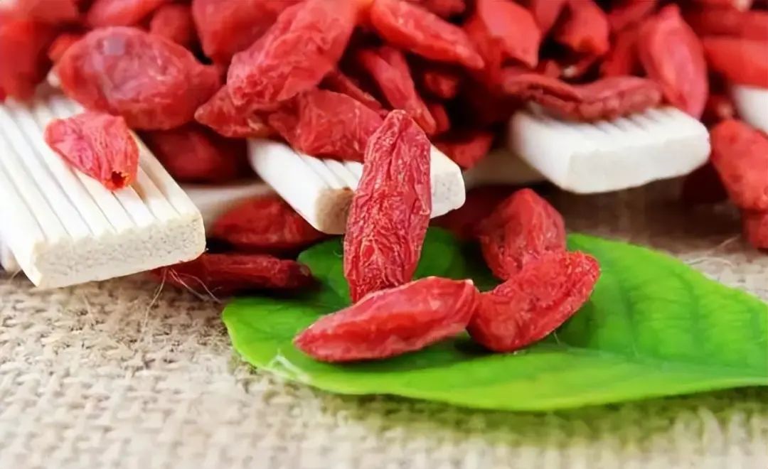 The "Golden Partner" of Danshen: Regular Consumption May Promote Blood Circulation and Dissolve Thrombus
