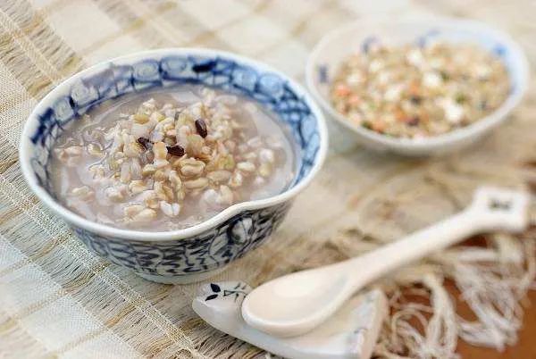 Eliminating Dampness and Strengthening the Spleen: Five Barley Recipes for Dampness Relief