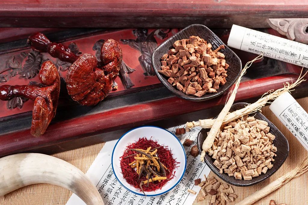 To Live Long, Balance Yin and Yang! (Including Sixteen Methods to Nourish Yin and Yang)