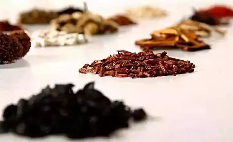 What are Qi Deficiency, Blood Deficiency, Yin Deficiency, and Yang Deficiency? How to Regulate Them?