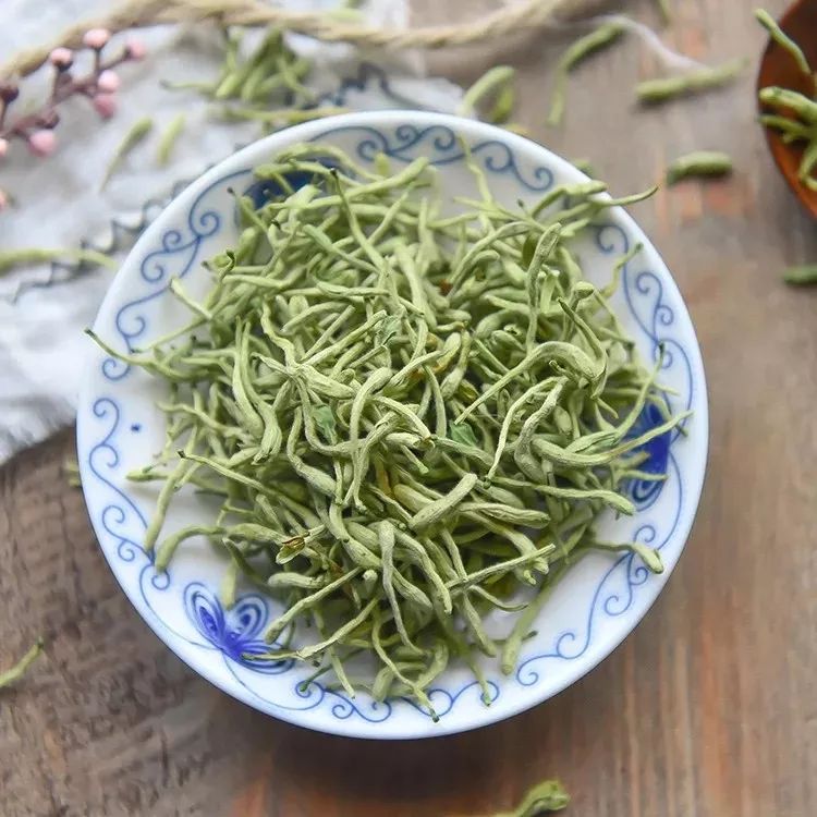 Understanding Jin Yin Hua (Honeysuckle Flower) in Traditional Chinese Medicine