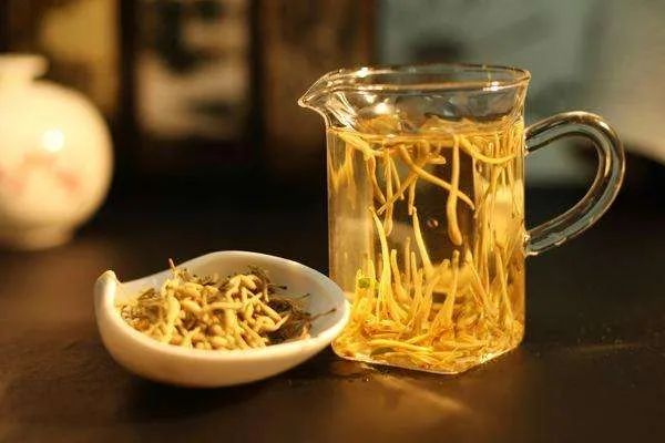 The Efficacy and Uses of Honeysuckle: Proper Methods for Brewing Honeysuckle Tea