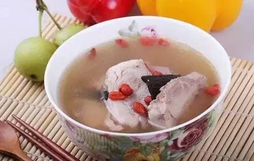 Got Dampness? 20 Recipes for Damp-Removing Soups That Nourish Yin, Tonify Qi and Blood, Support the Lungs, and Strengthen Essence, Suitable for All Ages
