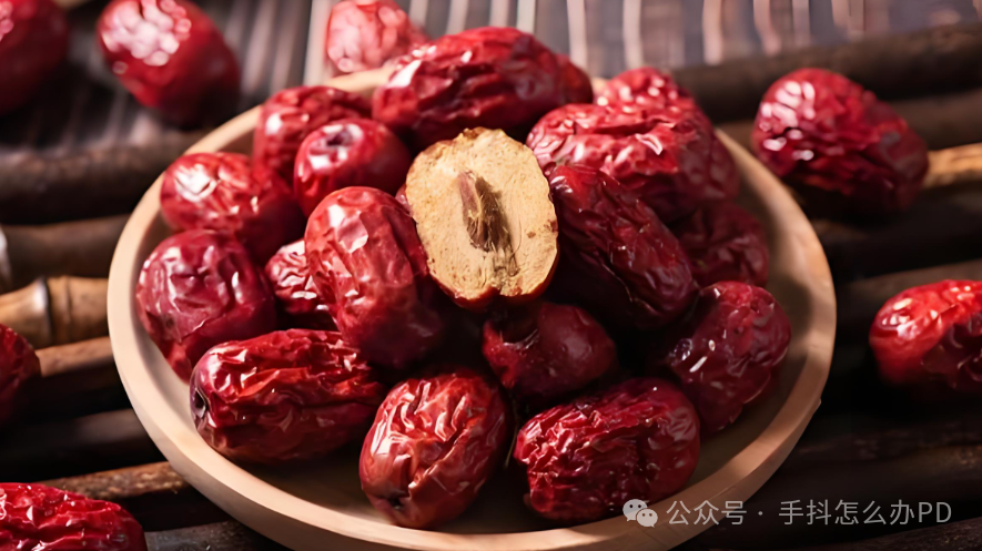 New Hope for Parkinson's Patients? Unveiling TCM Dietary Therapy: Daily Consumption of Red Dates Shows Improvement in Tremors and Rigidity!