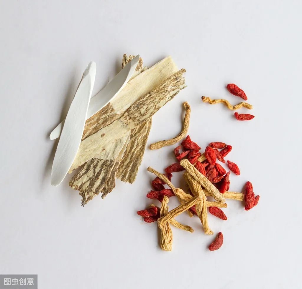 15 Classic and Practical Herbal Combinations for Clearing Heat and Detoxifying
