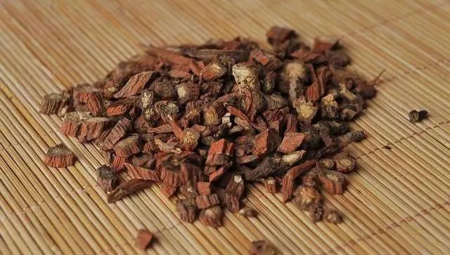 7 Common Herbs for Activating Blood Circulation and Resolving Stasis