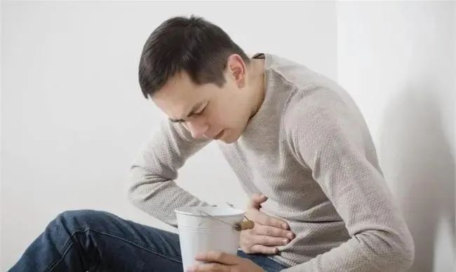 Differences Between Spleen-Stomach Yang Deficiency and Spleen-Stomach Damp-Heat