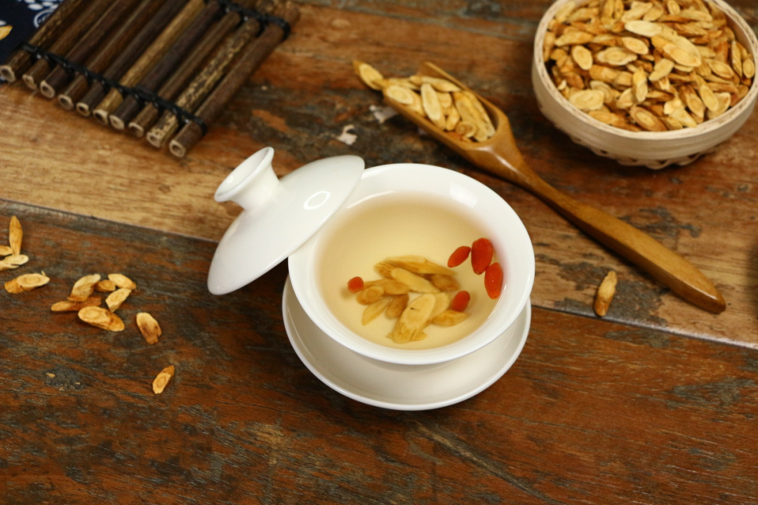 Astragalus Can Rapidly Enhance Human Immunity! But Only Certain People Can Use It, Check If You Are Suitable!