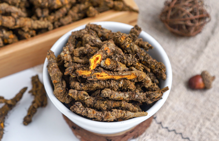 Traditional Chinese Medicine and Health Preservation in the Compendium of Materia Medica