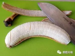 Baked Fruits: A Delicious Twist with Cinnamon Baked Bananas