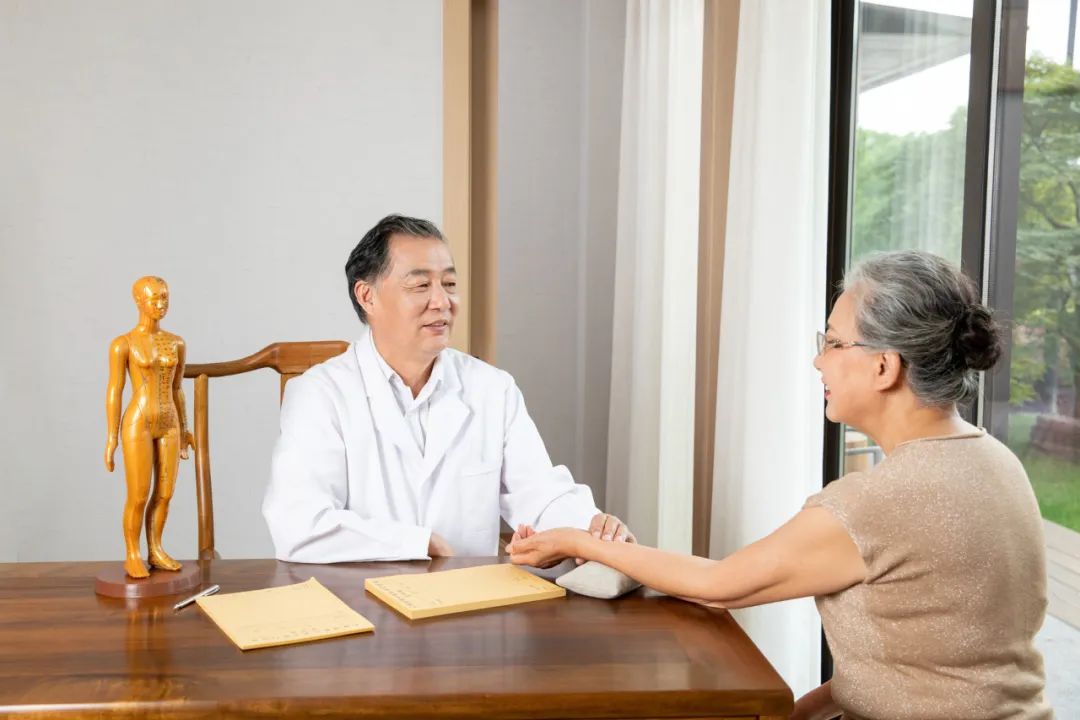 Traditional Chinese Medicine: Observation and Listening as a Form of Self-Examination!
