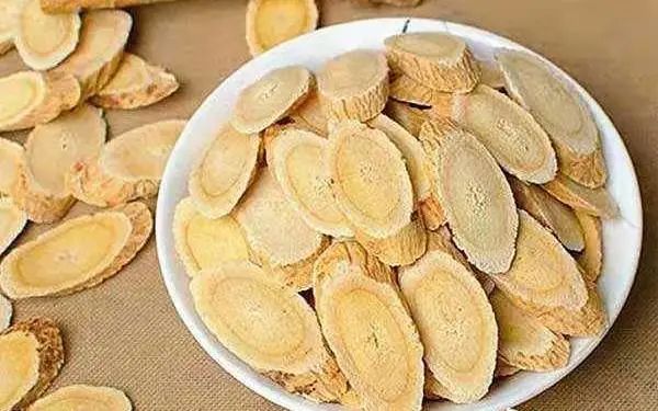 A Single Tonic Herb - Astragalus (Huang Qi)