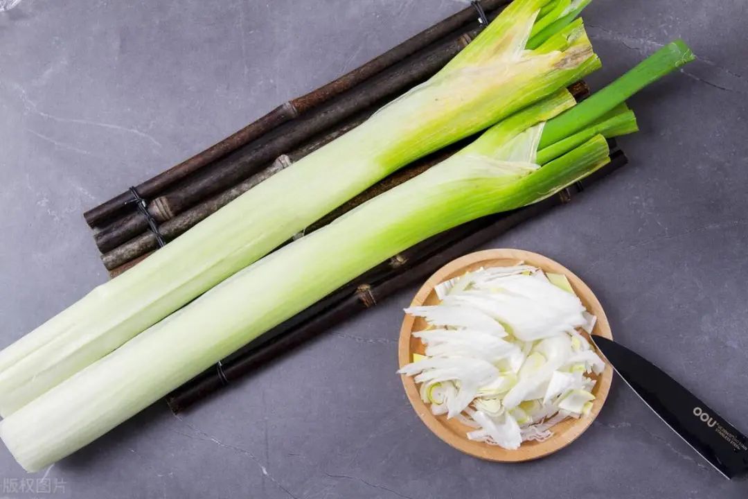 Nurturing Yang is Nurturing Life! Press Four Yang-Warming Acupoints in Summer and Skillfully Prepare Lamb to Nourish the Spleen, Lungs, and Kidneys