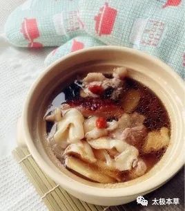 11 Medicinal Dishes to Nourish Qi and Blood with 18 Ingredients
