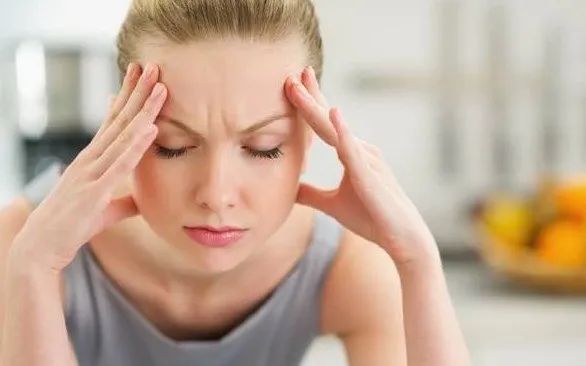The Dangers of Yin Deficiency and Excess Heat: Symptoms and Management