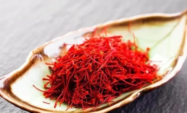 Eight Chinese Herbs for Activating Blood Circulation and Removing Stasis
