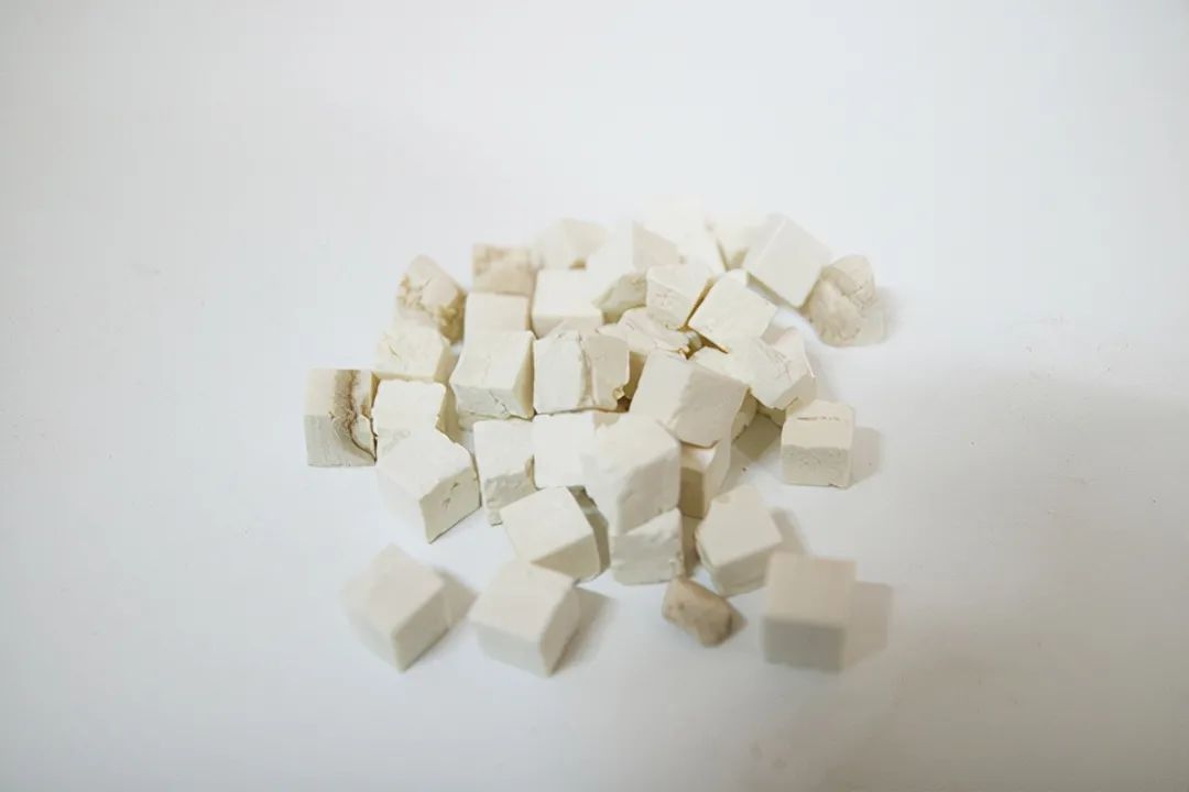 The Lesser-Known Benefits of Poria (Fu Ling) and Its Precautions