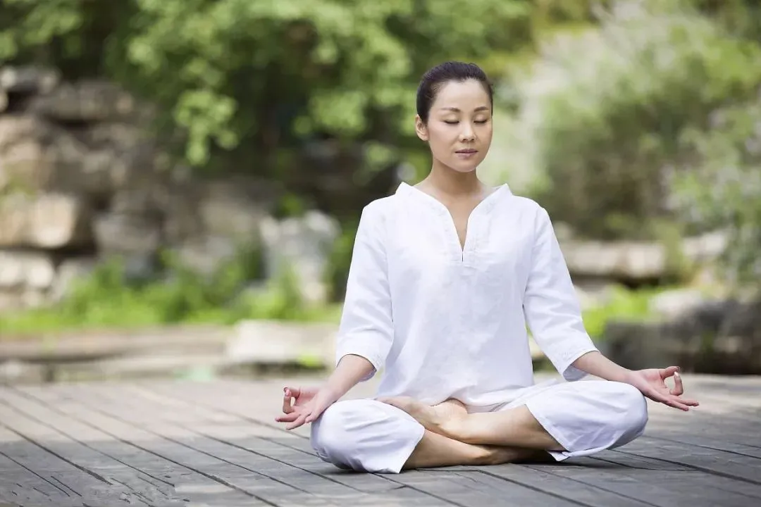 Health and Longevity Secrets from the Huangdi Neijing