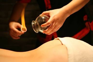 Man Gets Stuck in Cupping Therapy! Firefighters Called for Rescue... Would You Dare to Try It?