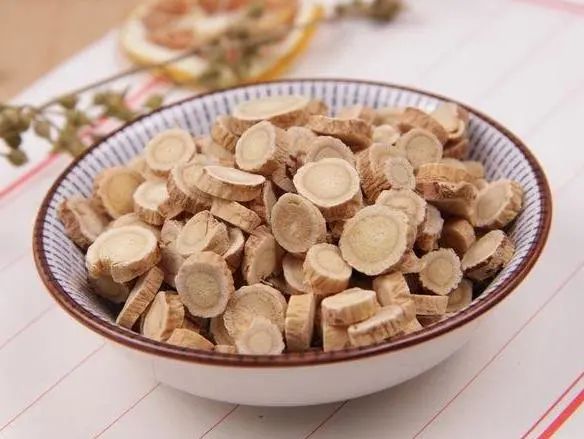 Astragalus: The Top Qi-Boosting Herb - TCM Expert Shares Four Effective Combinations