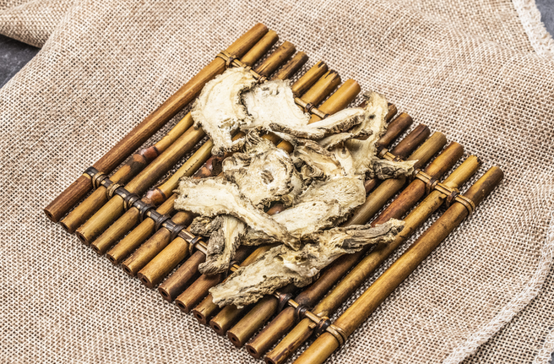 Angelica Sinensis: The Story Behind This Chinese Herbal Medicine