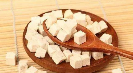 Daily Herb: Poria (Fú Línɡ)