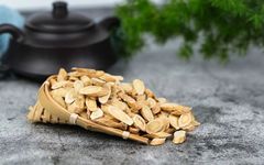 The Efficacy and Functions of Astragalus (Huang Qi)