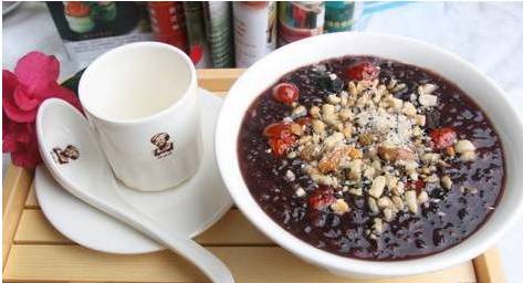 Dietary Recommendations for Postpartum Mothers with a Harmonious Constitution