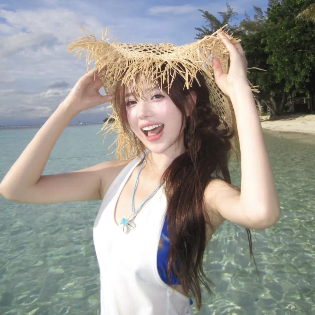 Summer Memories of Straw Hats and Damp Heat
