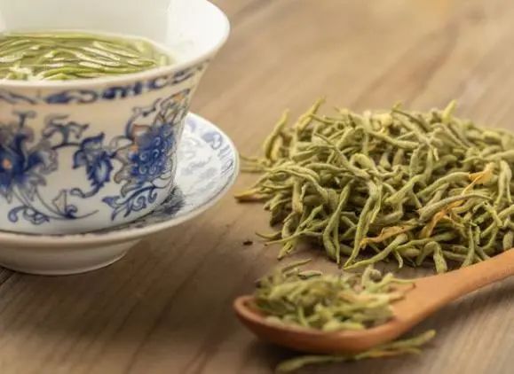 Honeysuckle and Its Perfect Partners: Drinking for Better Health Over Time