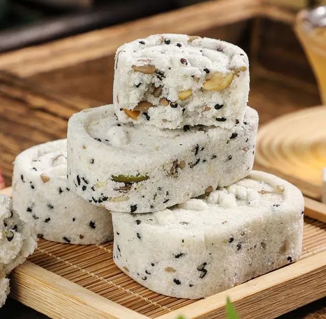 Nutritional Value, Efficacy, Consumption Methods, and Precautions of Poria (Fu Ling)