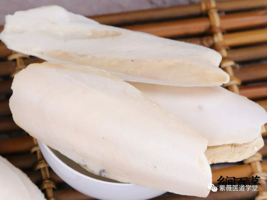 The First Classic Formula for Treating Gynecological Disorders: Si Wuzai Gu Yi Lu Ru Wan