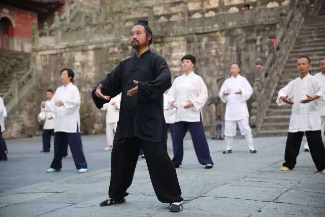 The Yin Qi That Steals Decades from Our Lives (In-Depth Article)