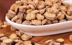 Exploring the Essence of 'Integrity' in Traditional Chinese Medicine: Fang Feng - Strengthening the Body and Expelling Wind