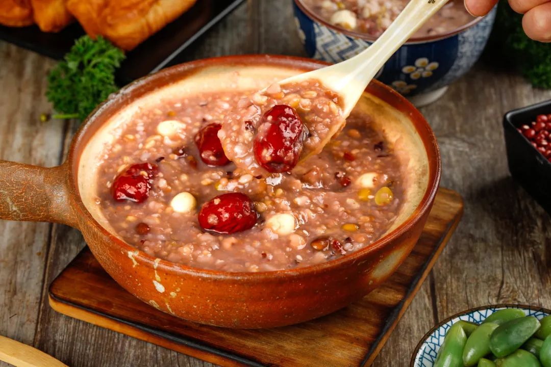 Eliminating Dampness and Strengthening the Spleen: Five Barley Recipes for Dampness Relief