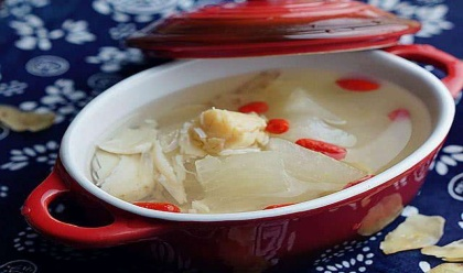 Identification and Regulation of Phlegm-Damp Constitution in Traditional Chinese Medicine