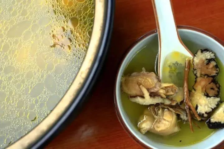 The Dual Role of Medicinal and Edible Plants: A Focus on Chuanxiong (Ligusticum chuanxiong)